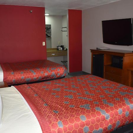 The Heritage Inn, Inc Huntingdon Экстерьер фото